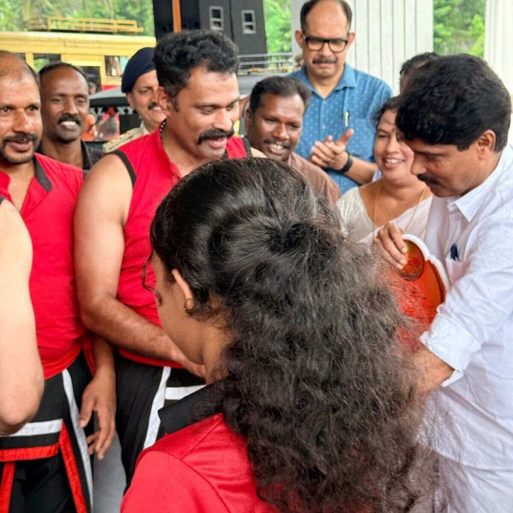 Kadathanadan Kalari Foundation Managing Director K.F. Thomas Gurukkal receiving an award from the Agriculture Minister during the International Anti-Drug Day event organized by Wayanad Vimukthi Mission.